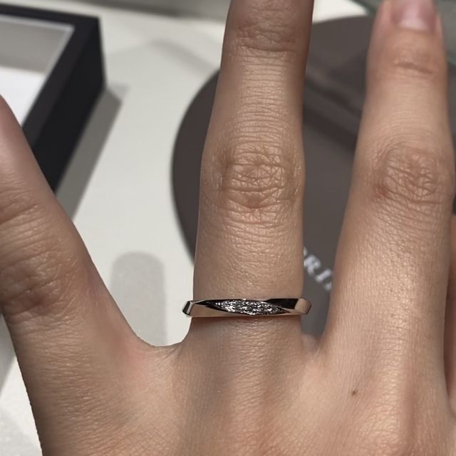 【アイプリモ(I-PRIMO)の口コミ】 派手すぎないけどオシャレなデザインだと思いました。斜めのデザインだけ…