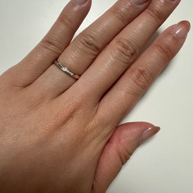 【俄(にわか)の口コミ】 デザイン性があり、他とは違って人とかぶりにくいと思いました。プラチナ…