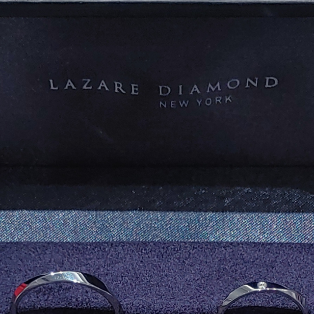 【ラザール ダイヤモンド(LAZARE DIAMOND)の口コミ】 シンプルだけど少しデザインのある指輪を探していて、ダイヤは小さいけれ…