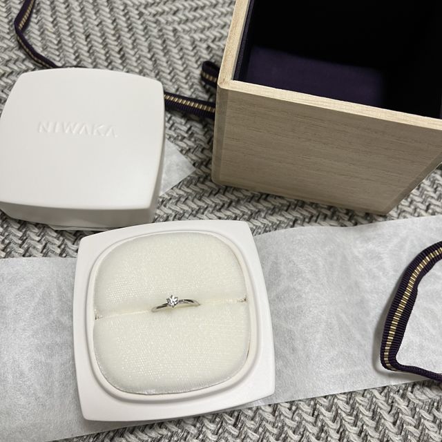 【俄(にわか)の口コミ】 雪の結晶がモチーフである「花雪」を購入しました。

当初は「初桜」を希…