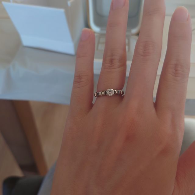 【ブシュロン(BOUCHERON)の口コミ】 最初は王道デザインの指輪を考えていましたが、インターネットなどで様々…