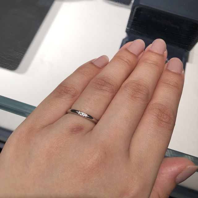 【銀座ダイヤモンドシライシの口コミ】 しっかりした輝きがあるので、シンプルながらも上品さと美しさがありどん…