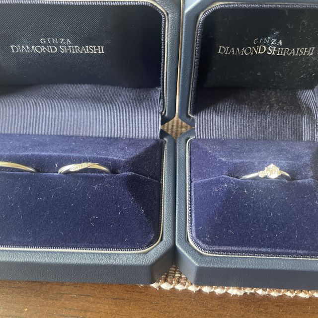 【銀座ダイヤモンドシライシの口コミ】 プロポーズリングをもらったのでリングを一緒に選びに行きました。
重ね付…