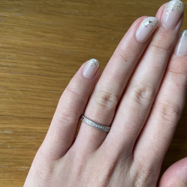 【PILOT BRIDAL(パイロットブライダル)の口コミ】 キラキラしたデザインが可愛いくて一目惚れしました。価格帯は予算よりか…