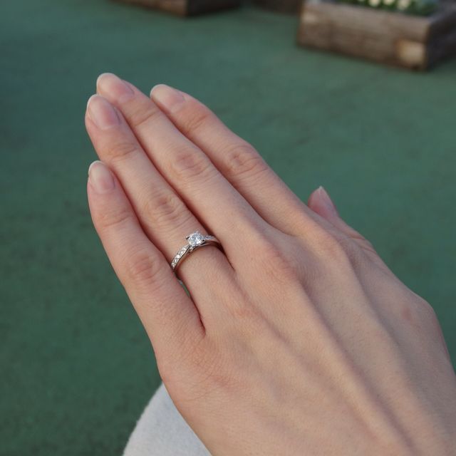 【銀座ダイヤモンドシライシの口コミ】 ハーフエタニティにこだわりのカラット数。デザインと石が別々に選ぶこと…