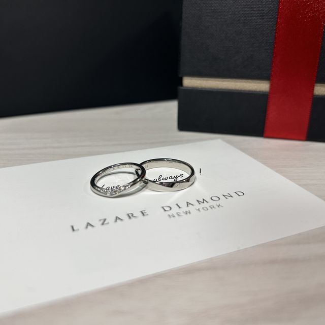 【ラザール ダイヤモンド(LAZARE DIAMOND)の口コミ】 指輪のデザインがとても気に入って購入しました
Vカットのデザインで　上…