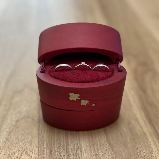 【ひなの口コミ】 ブランド「ひな」さんへの一目惚れ
ダイヤモンドの原石と磨いたものが交互…