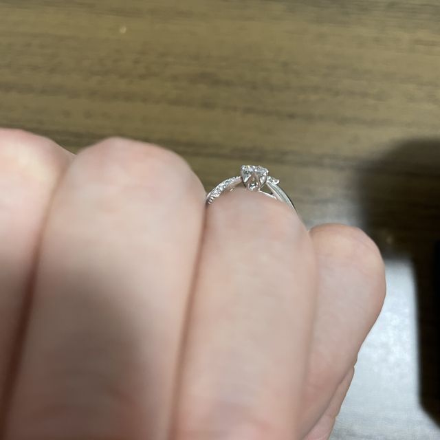 【銀座ダイヤモンドシライシの口コミ】 女性に人気の誰でも喜んでもらえるデザイン、煌めきと店員さんにオススメ…