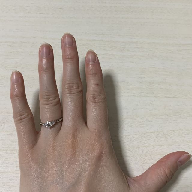 【ラザール ダイヤモンド(LAZARE DIAMOND)の口コミ】 新作のデザインであり、指輪のデザインが横から見てもダイヤモンドの潜在…