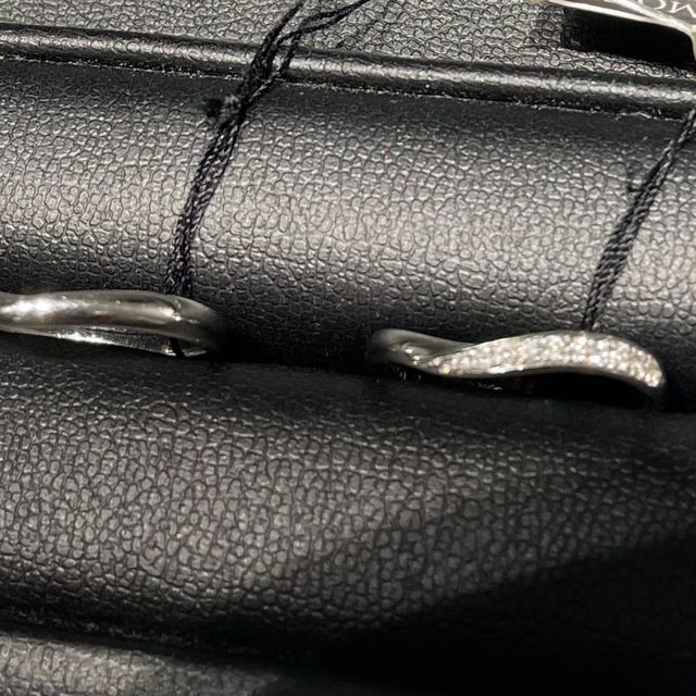 【エクセルコダイヤモンド(EXELCO DIAMOND)の口コミ】 ダイヤが大きめで、ななめに入っているところです。ダイヤの存在感があり…