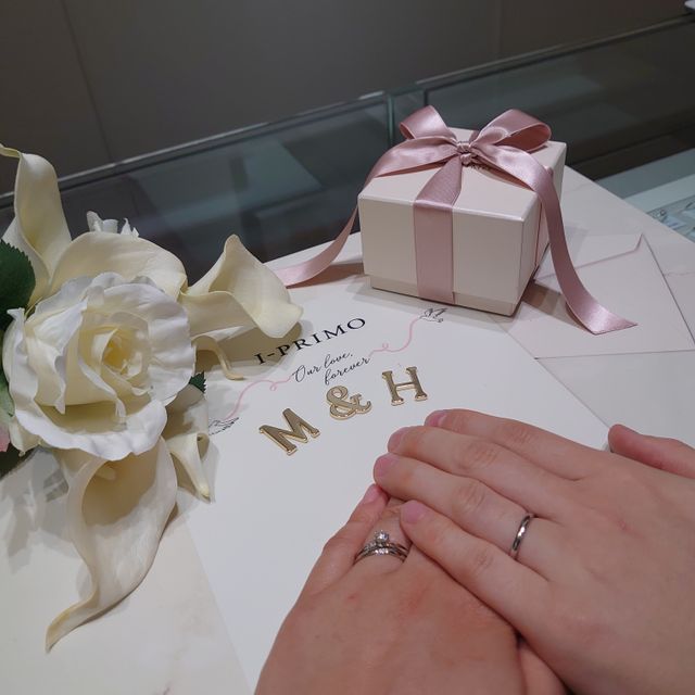 【アイプリモ(I-PRIMO)の口コミ】 デザインが普段の日常に馴染みながらも華やかなものを探していたためピッ…