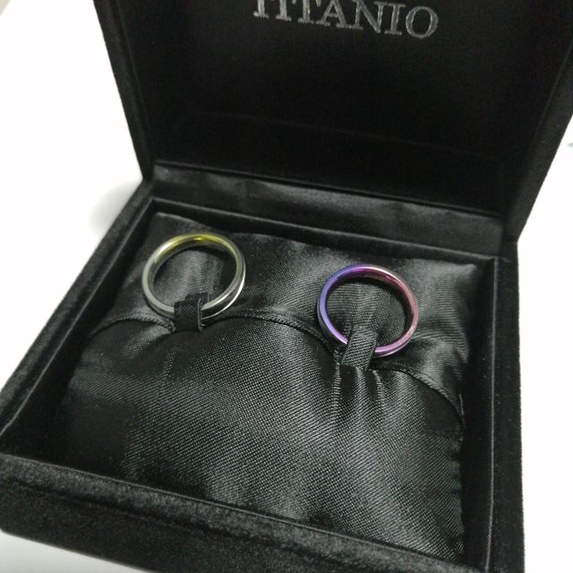 【TITANIO(ティタニオ)の口コミ】 デザインがとてもシンプルです。
好きな色、グラデーションを入れられてカ…