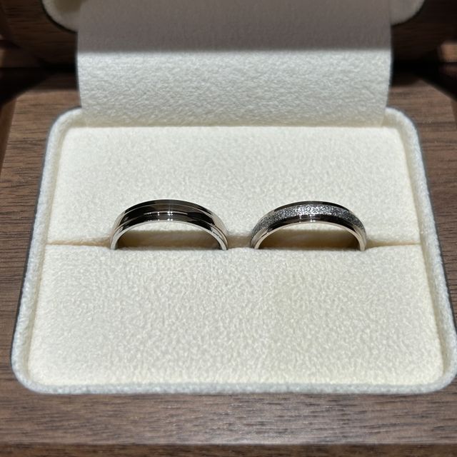 【TANZO.(鍛造指輪)の口コミ】 素材や色あいを加味して自分たちでデザインを考えられた事が決め手です。…