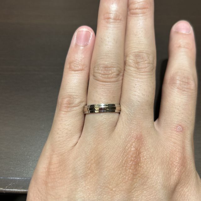 【TANZO.(鍛造指輪)の口コミ】 素材や色あいを加味して自分たちでデザインを考えられた事が決め手です。…