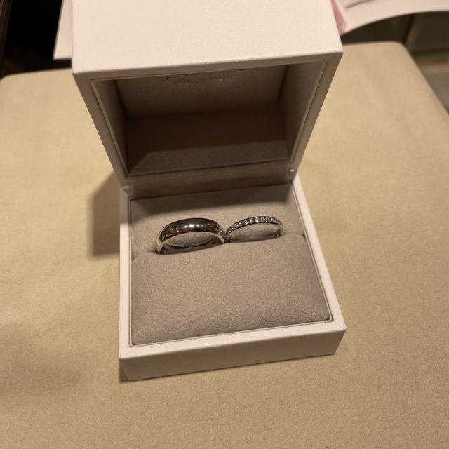 【Joie de treat.(ジョア・ドゥ・トリート)の口コミ】 たくさんの種類のデザインがあり迷いました。1つに絞った指輪はセミオーダ…