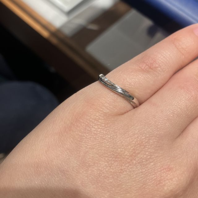 【銀座ダイヤモンドシライシの口コミ】 デザインがとても好きだったということと、職人の手作業で作られた繊細な…