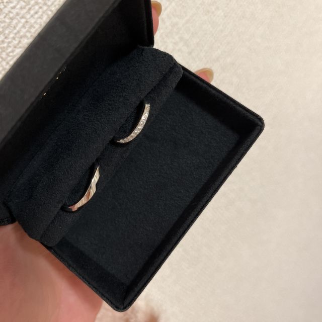 【ラザール ダイヤモンド(LAZARE DIAMOND)の口コミ】 指輪のデザイン重視で決めました！ダイヤの幅間、指輪のつけ心地がとても…