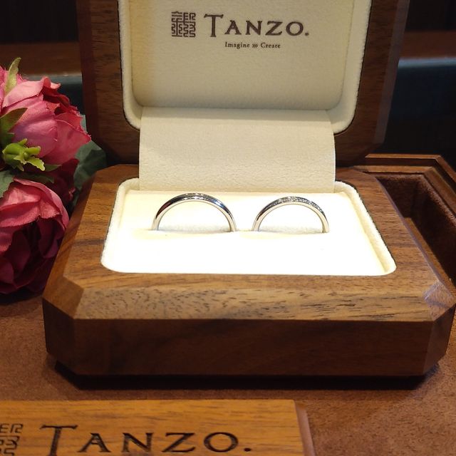 【TANZO.(鍛造指輪)の口コミ】 何件かお店を回り、色々なデザインの指輪を見ましたがこれといった決め手…