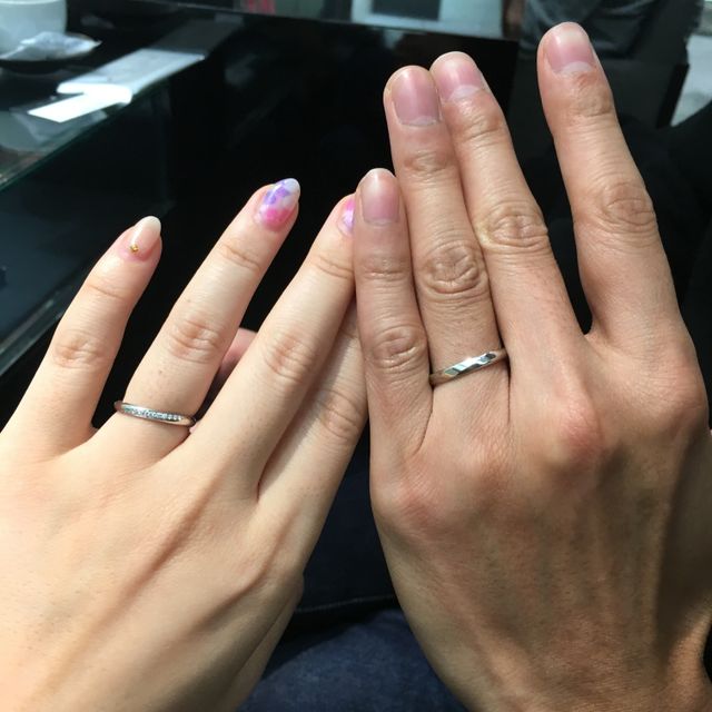 【ラザール ダイヤモンド(LAZARE DIAMOND)の口コミ】 ダイヤの輝きがとにかく美しいのが印象的でした。10粒もダイヤが入ってい…