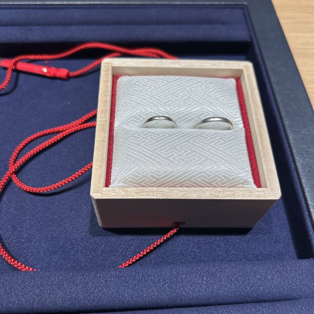 【TOMOE(トモエ)の口コミ】 さりげない月の刻印がとても気に入って決めました。シンプルながら個性的…