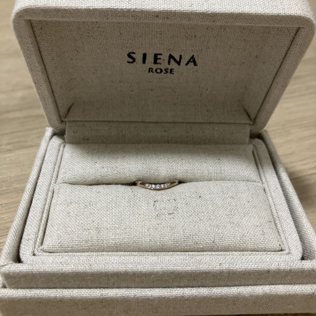 【SIENAROSE(シエナロゼ)の口コミ】 デザインそれぞれに意味が込められているところが素敵です。また、素材が…
