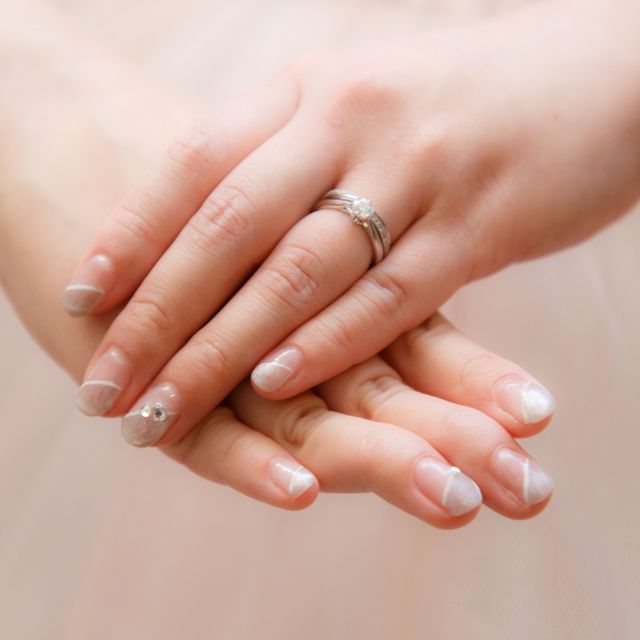 【銀座ダイヤモンドシライシの口コミ】 婚約指輪は自分の気に入ったデザインが良かったので、夫には先に購入しな…