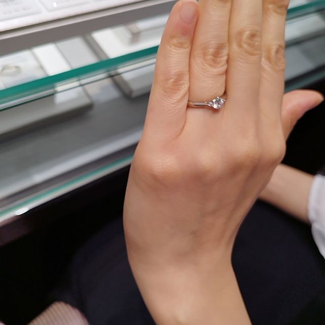 【アイプリモ(I-PRIMO)の口コミ】 合計3店舗まわりました。相手が好きなシンプルなデザインや希望のダイヤの…