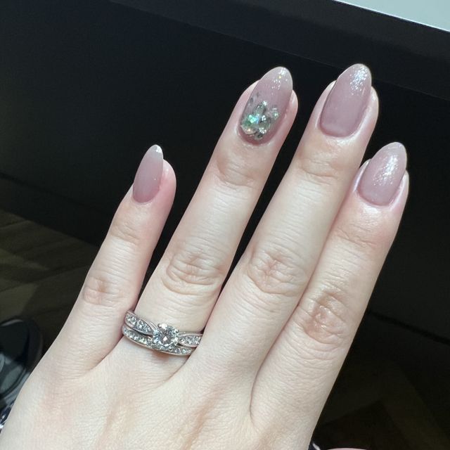 【ラザール ダイヤモンド(LAZARE DIAMOND)の口コミ】 アプローズのデザインに一目惚れし、まず1人で見に行きました。そのときに…