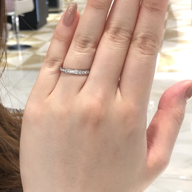 【ヴァンドーム青山(VENDOME AOYAMA)の口コミ】 ハーフエターナルリングで、ぐるっと一周ダイヤモンドが見えるのが、華や…