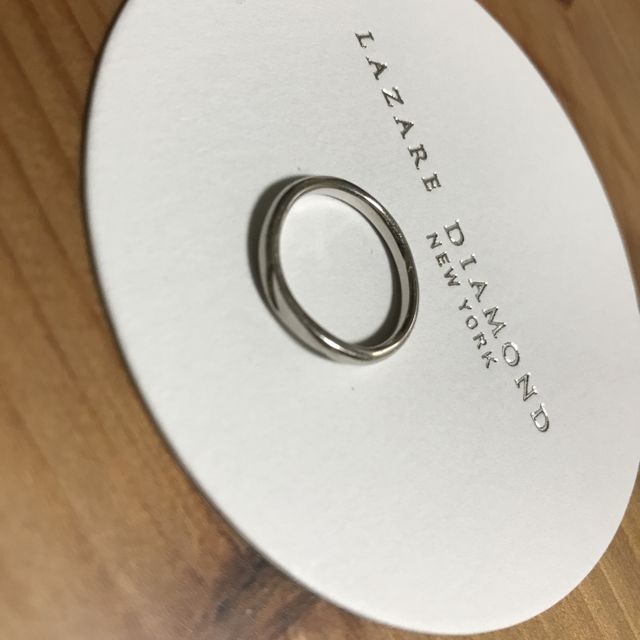 【ラザール ダイヤモンド(LAZARE DIAMOND)の口コミ】 ストレートなのにウェーブっぽく見えるデザインがちょうど良く個性的で気…