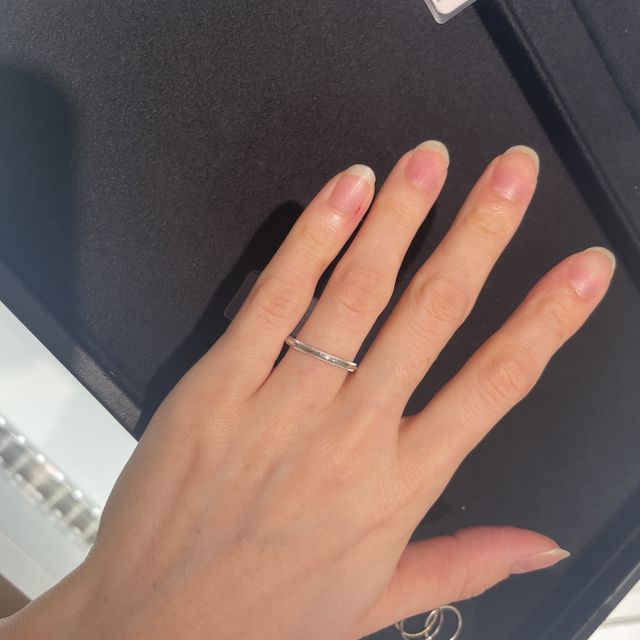 【ティファニー(Tiffany & Co.)の口コミ】 デザインはシンプルなものが多く、ミルグレインの指輪はとても素敵でした…