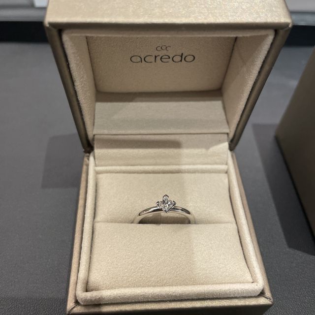 【acredo(アクレード)の口コミ】 デザインが良くてダイヤがラウンドではなくてひし形にできたのが非常に良…