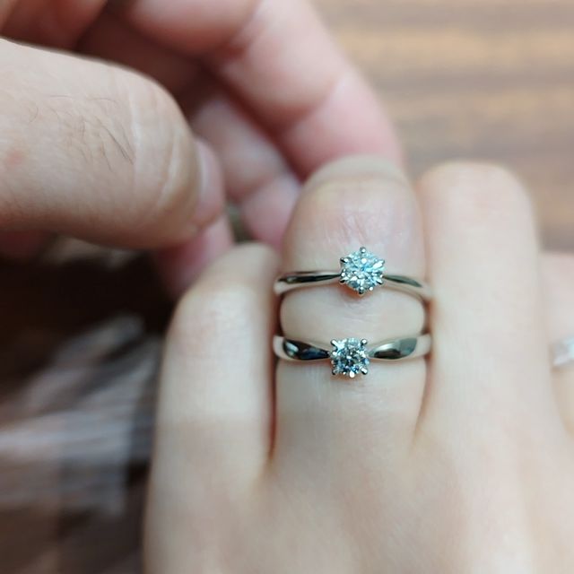 【4℃ BRIDAL(ヨンドシーブライダル)の口コミ】 シンプルなデザインから凝ったもデザインまで豊富だった。またファッショ…