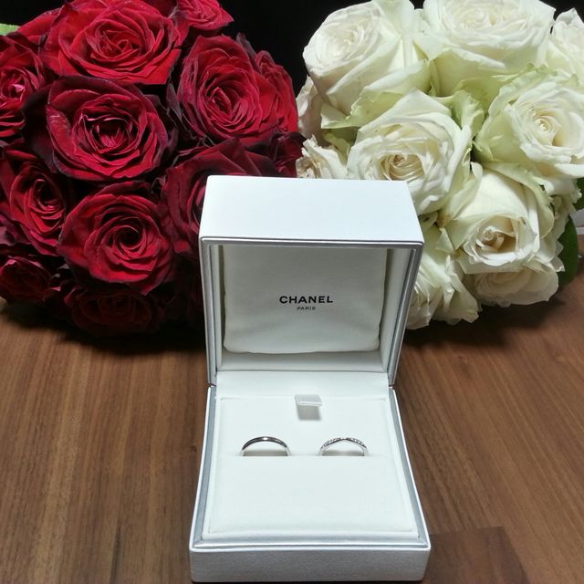 【シャネル(CHANEL)の口コミ】 元々カメリアのダイヤ無しのプラチナリングにしようとお店に行ったのです…