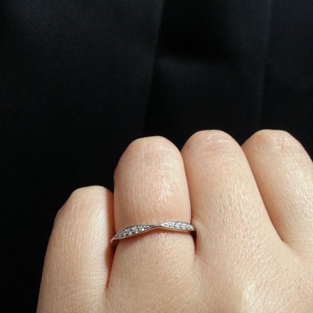 【シャネル(CHANEL)の口コミ】 元々カメリアのダイヤ無しのプラチナリングにしようとお店に行ったのです…