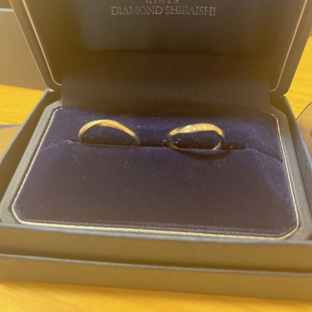 【銀座ダイヤモンドシライシの口コミ】 デザインもシンプル王道で永く愛用出来ると思います。二人の意見がちょう…