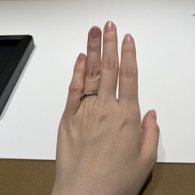 【銀座ダイヤモンドシライシの口コミ】 細かなミルうちの入ったリングや幅の細めのリングなど、華奢なデザインの…