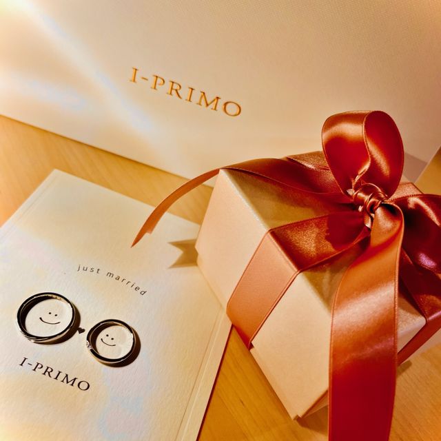 【アイプリモ(I-PRIMO)の口コミ】 婚約指輪もI-PRIMOで購入し、重ね付けをできる指輪を探していて、婚約指輪…