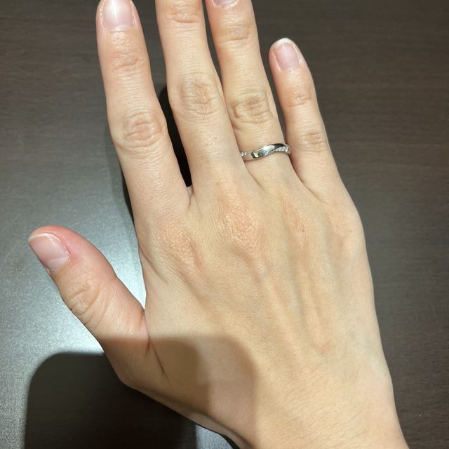 【TANZO.(鍛造指輪)の口コミ】 着用した際に、ダイヤ・プラチナ・ダイヤという見え方なので、ギラギラし…