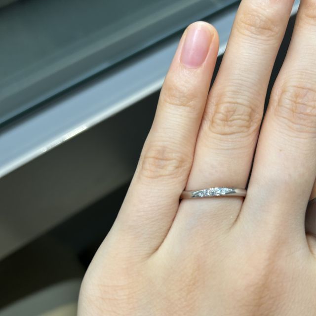 【アイプリモ(I-PRIMO)の口コミ】 はじめはダイヤが入っていない指輪で探していましたが、ダイヤ入りのをつ…