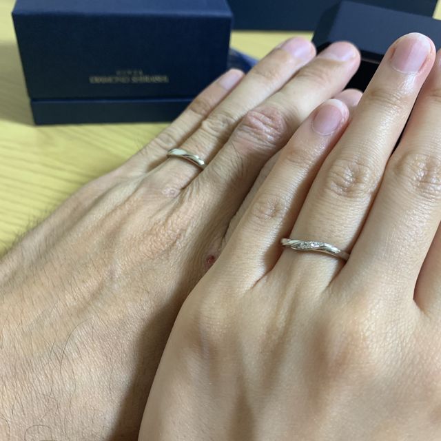 【銀座ダイヤモンドシライシの口コミ】 ペアデザインでお互いに似合うものが良いと思っていました。
デザインがシ…