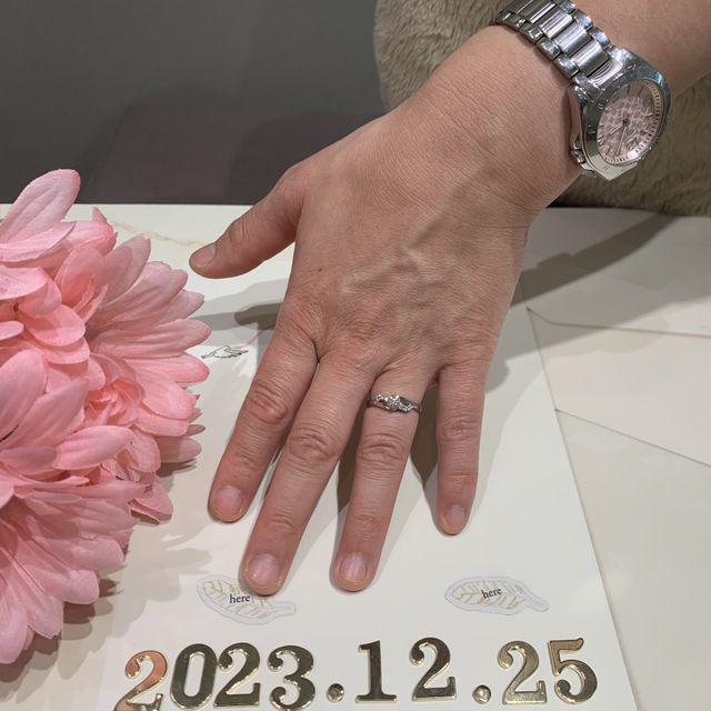 【アイプリモ(I-PRIMO)の口コミ】 婚約指輪と、結婚指輪を購入しました。
婚約指輪は煌びやかな物とシンプル…