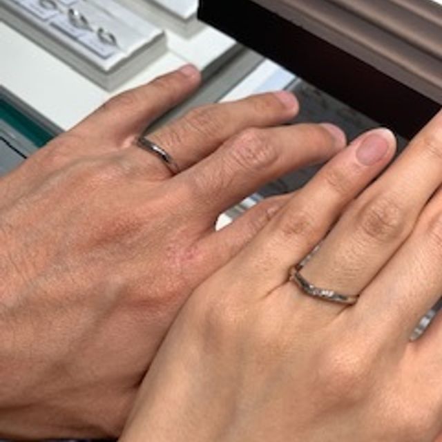 【アイプリモ(I-PRIMO)の口コミ】 左(男性)ルキナ、右(女性)クレメンティアという種類の指輪です。
ルキナは…