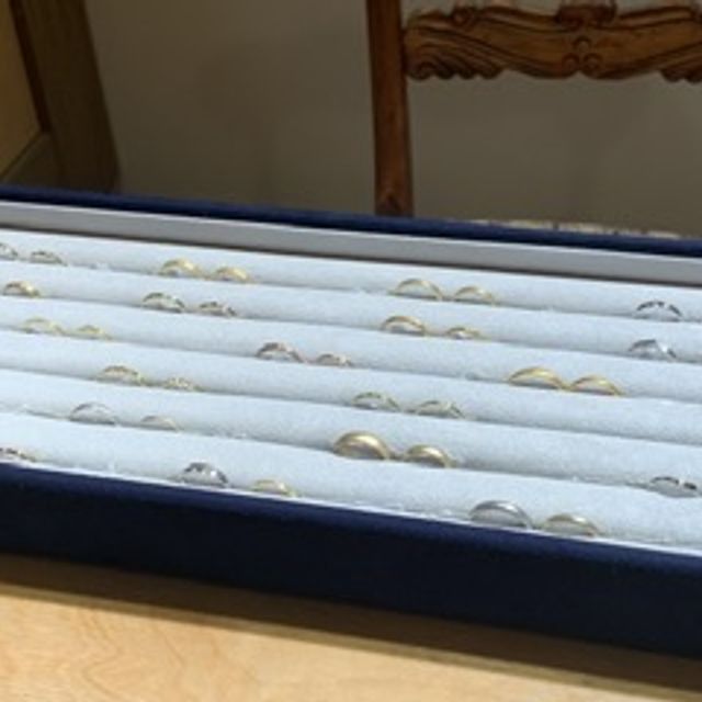 【ith(イズ)の口コミ】 ウェーブ形でダイヤが入っている物を探していたところ、Marcatoという種類…