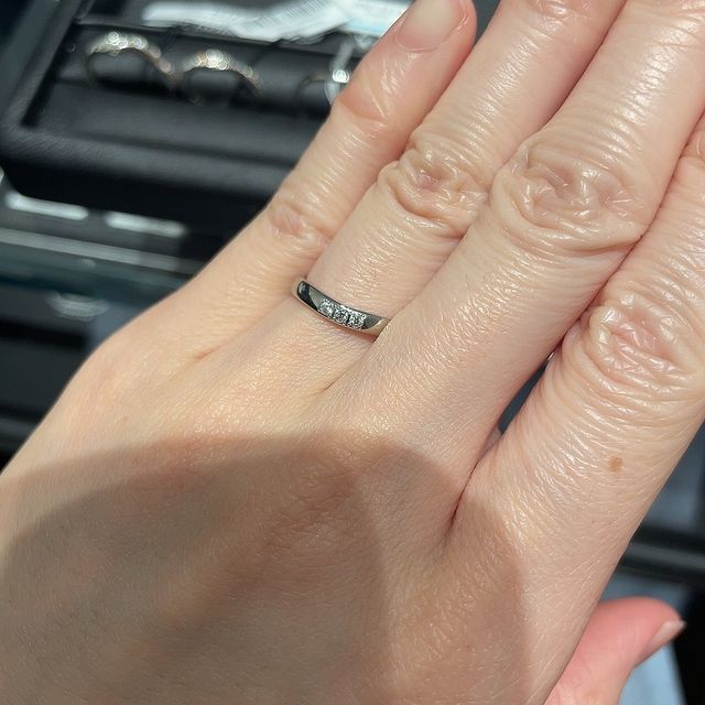 【エクセルコダイヤモンド(EXELCO DIAMOND)の口コミ】 ギラギラしていない、石が小さいタイプが良かったのでこちらをつけました…