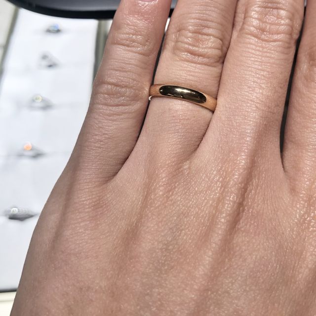 【ヴァン クリーフ＆アーペル(Van Cleef & Arpels)の口コミ】 シンプルなストレートタイプの指輪です。ダイヤはついていませんでした。…