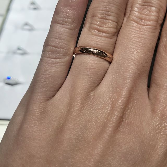 【ヴァン クリーフ＆アーペル(Van Cleef & Arpels)の口コミ】 ブァンクリのブランド名が刻印されているタイプの指輪です。ダイヤはつい…
