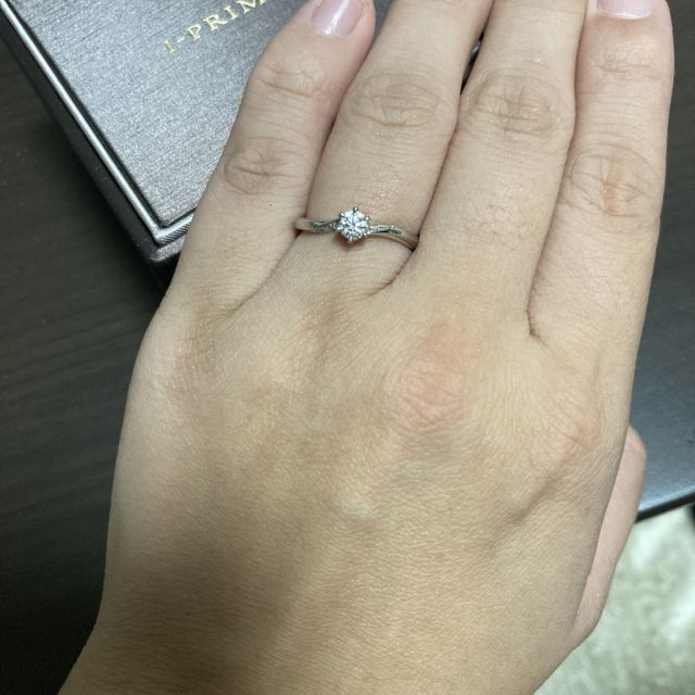 【アイプリモ(I-PRIMO)の口コミ】 指があまり長くないので、長く見えるようなデザインのウェーブを選びまし…