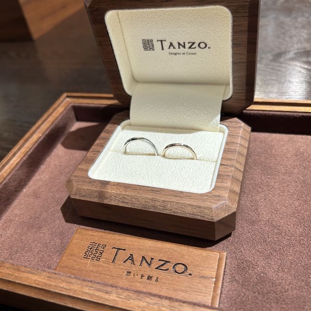 【TANZO.(鍛造指輪)の口コミ】 鍛造製法のとても強度の高い品質で、いろんなサンプルを見せていただきな…