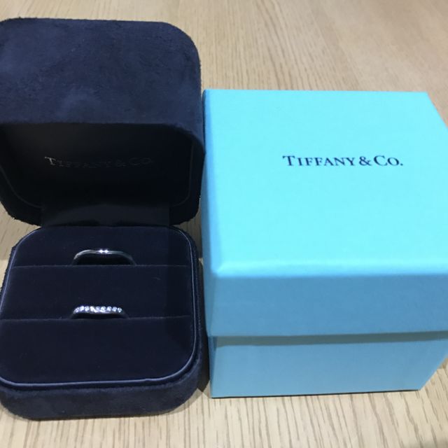 【ティファニー(Tiffany & Co.)の口コミ】 毎日つける物なので、着け心地の良いものが第一条件でした。他に検討した…